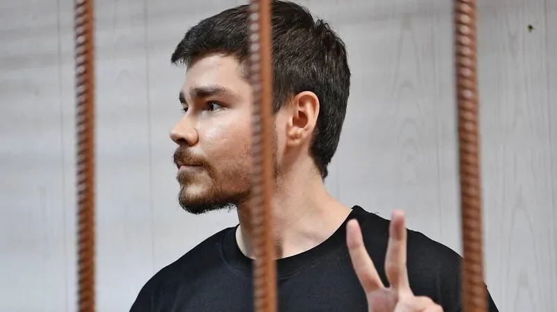 Блогер-миллионник Аяз Шабутдинов "исповедался"