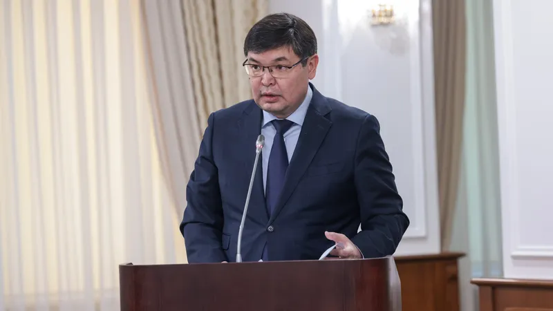 Зейнетақылар, жәрдемақылар мен стипендиялар: Үкіметте үш жылдық бюджет жобасы мақұлданды