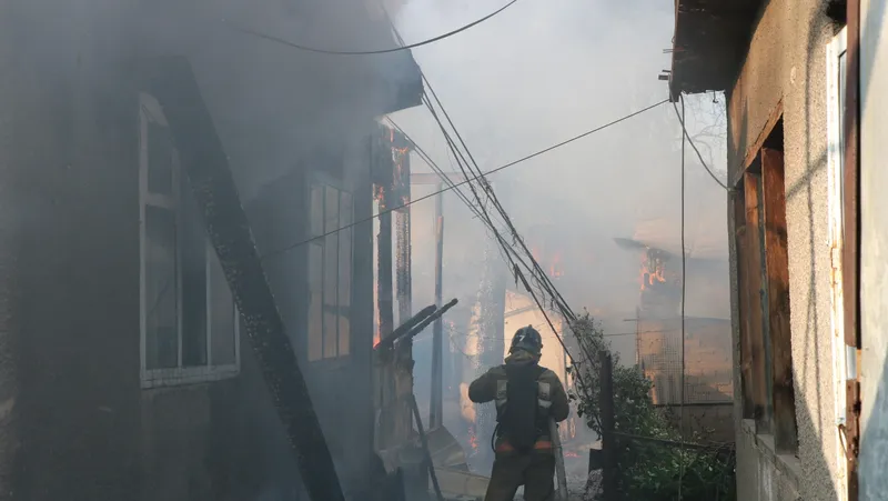 Мужчину вернули к жизни при пожаре в Алматы