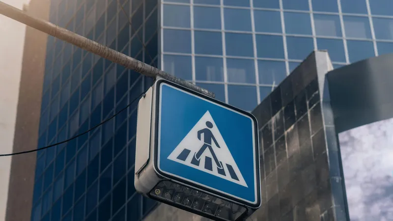 Смерть школьницы на глазах у матери в Алматы: стали известны подробности