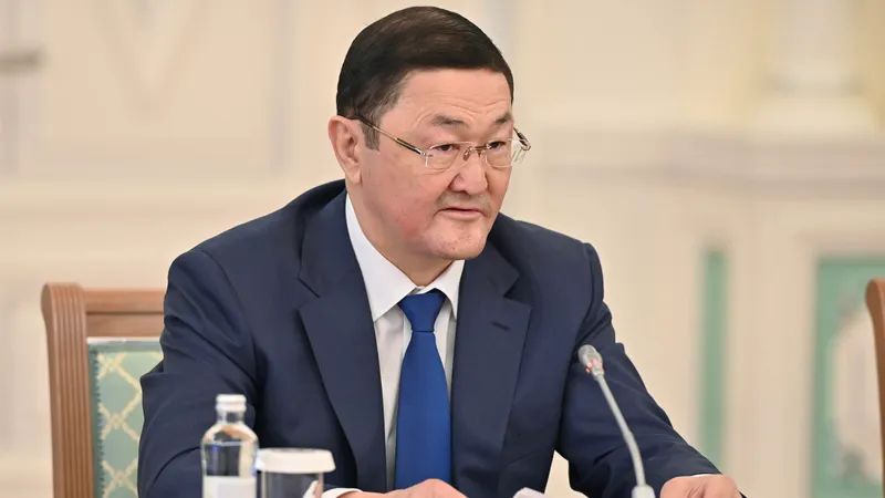 Генпрокурор оценил ситуацию с соблюдением конституционных прав казахстанцев