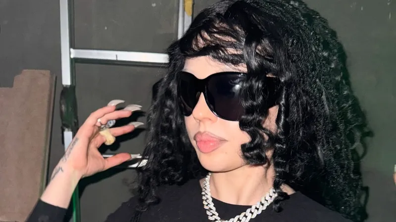 За деньги – да: Инстасамка купила футбольный клуб