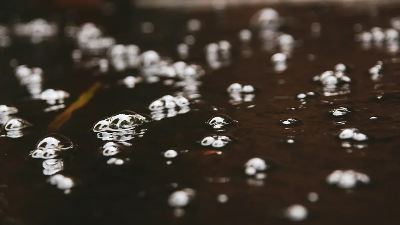 Ливни с градом и жара до +25°C: прогноз погоды по Астане, Алматы и Шымкенту на выходные