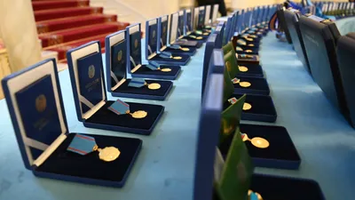 Церемония вручения государственных наград, государственные награды, вручение медалей, вручение орденов, церемония награждения, награждение, орден, ордена, медаль, медали, сурет - Zakon.kz жаңалық 29.04.2026 11:37