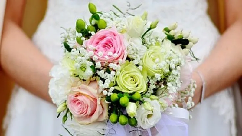 Китаянка за солидную сумму притворяется невестой заядлых холостяков