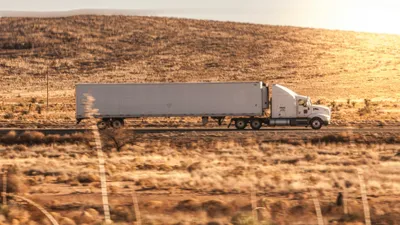 Фуры, фура, грузовые машины, грузовая машина, грузовик, грузовики, перевозка груза, груз, грузоперевозки, грузовые перевозки, трасса, дорога, логистика, сурет - Zakon.kz жаңалық 19.03.2026 13:55