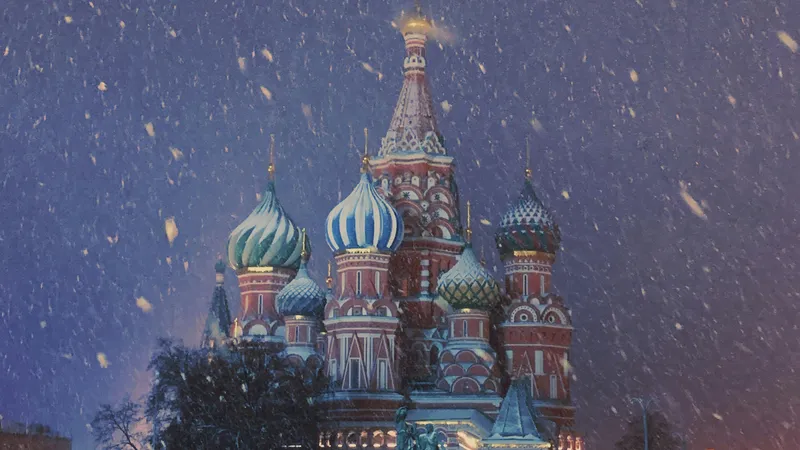 Зима вернулась в Москву: заснеженную столицу РФ показали из космоса