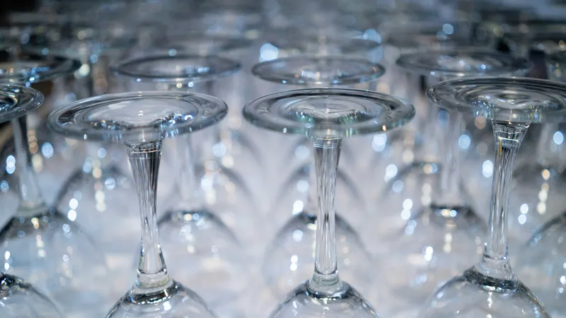 Депутат считает, что надо полностью запретить алкоголь в Казахстане