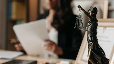 Юрист, юристы, юриспруденция, юридический консультант, юридическая помощь, право, правоведение, правовая система, адвокат, адвокаты, закон, адвокатская контора , фото - Новости Zakon.kz от 24.10.2025 09:22