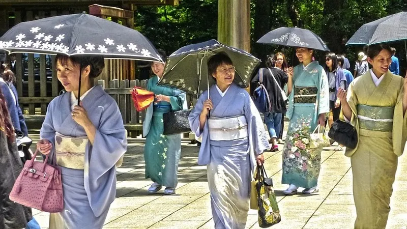 В барном районе Японии придумали браслеты под настроение гостей