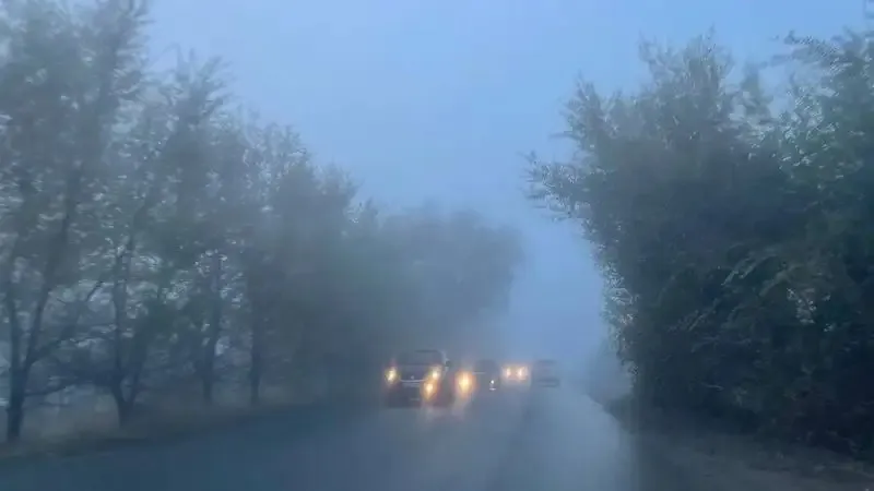 Пыльная буря, туман и гроза: штормовое предупреждение объявили в Казахстане