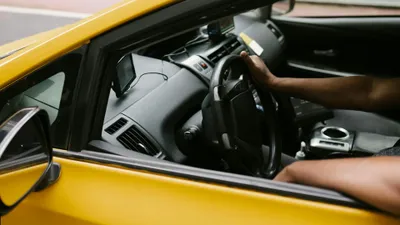 Такси, таксист, таксисты, водитель, водители, водитель такси, водители такси, таксопарк, фото - Новости Zakon.kz от 15.09.2025 17:25