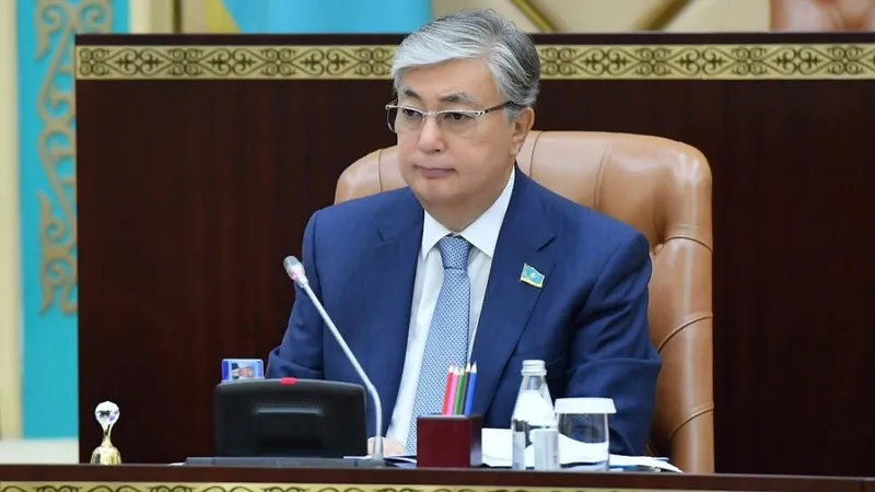 "Пользовался большим авторитетом": Токаев выразил соболезнования родным Льва Таракова