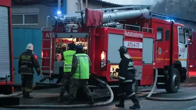 пожарная машина перевернулась в результате ДТП в Павлодаре, фото - Новости Zakon.kz от 10.04.2025 18:49