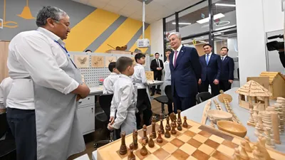 С кем еще встретился Токаев в Шымкенте, фото - Новости Zakon.kz от 11.04.2025 19:31