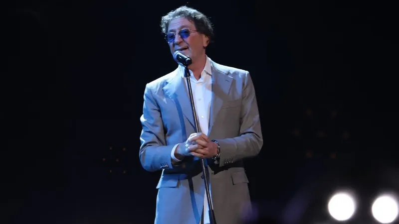 Лепс опубликовал новое фото с 19-летней невестой