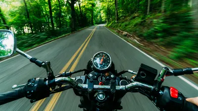 Жамбылская область, мотоциклист, АЗС, комментарий, Саденов, фото - Новости Zakon.kz от 14.04.2025 15:15