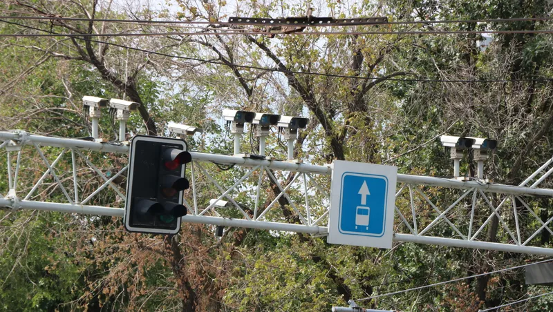 Женщина погибла под колесами автобуса в Шымкенте