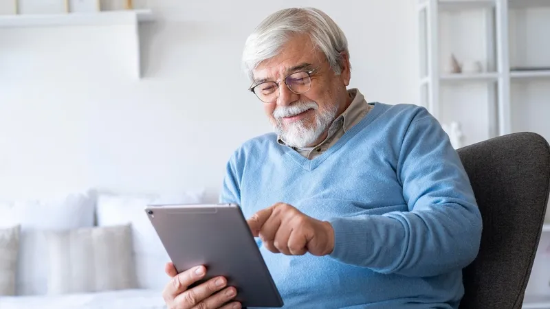 Как гаджеты влияют на когнитивные способности пожилых людей
