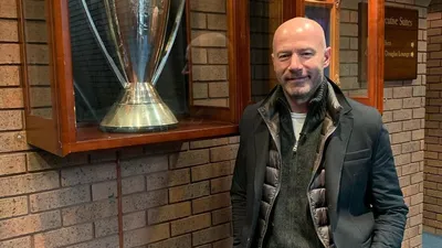 Знаменитый в прошлом игрок "Ньюкасла" Алан Ширер, фото - Новости Zakon.kz от 15.04.2025 16:38