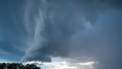 Туча, тучи, штормовое предупреждение, сильный ветер, шквал, буря, фото - Новости Zakon.kz от 14.12.2025 22:05