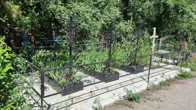 Православное кладбище, захоронение, захоронения, кресты, могила, могилы, венок, венки, траурный венок, сурет - Zakon.kz жаңалық 12.05.2026 09:17