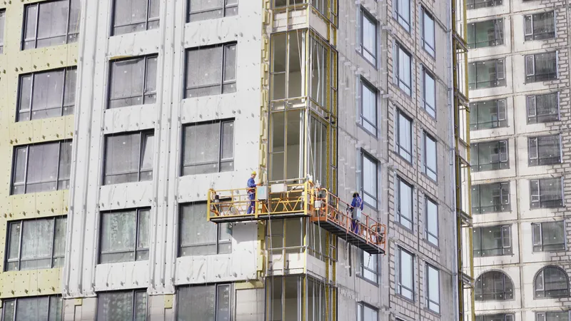 Қаптама құлауы салдарынан орын алған қайғылы жағдай: өзге ғимараттарға тексеріс жүргізілмейтін болды