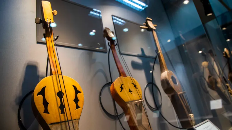 Распределены стипендии президента между творческими вузами