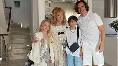 Галкин показал свежие фото Пугачевой и детей, фото - Новости Zakon.kz от 16.04.2025 15:39