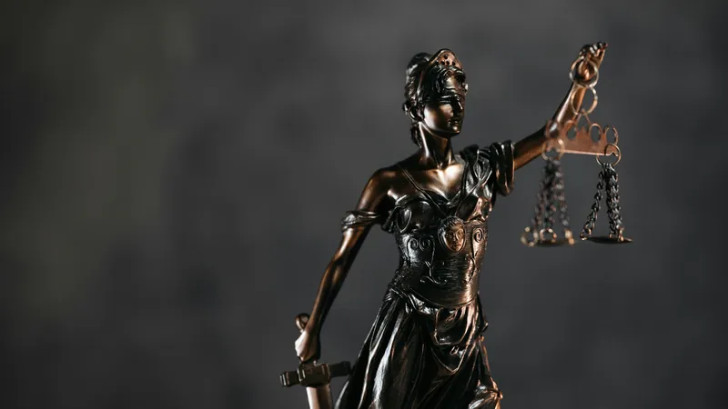 Депутат призвал проверить "советы биев" и запретить им вмешиваться в правовые споры