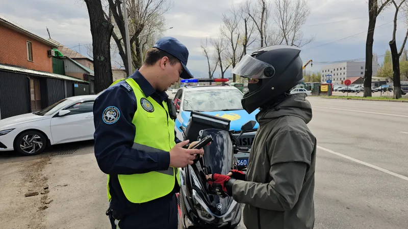 К мопедистам обратилась полиция Алматы