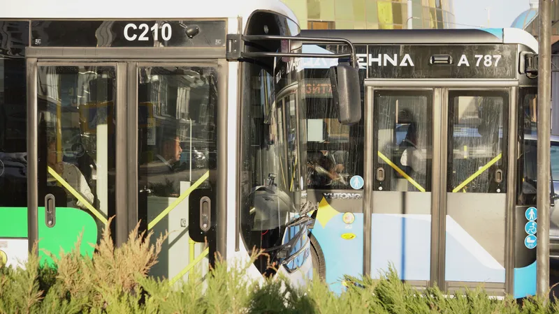 Девочка потеряла ноги в ДТП с автобусом: какие пособия положены ее семье