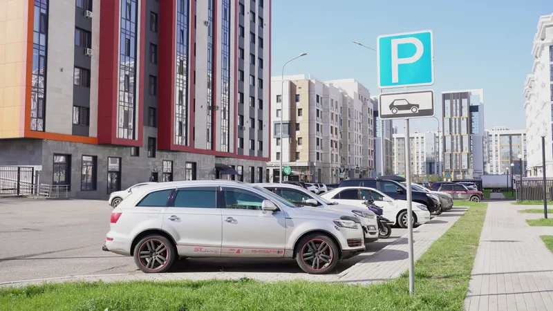 Новые платные парковки и поминутную оплату введут в Астане