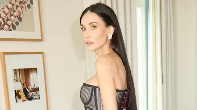 Деми Мур обвинили в злоупотреблении пластической хирургией, фото - Новости Zakon.kz от 26.04.2025 01:01