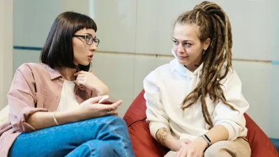 разговор, сплетни, польза, вред психология, фото - Новости Zakon.kz от 25.04.2025 13:40