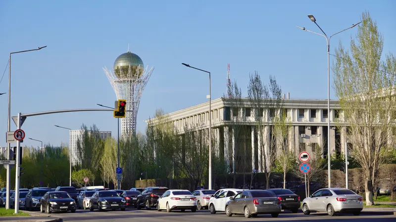 Депутат предложил с 7 утра начинать рабочий день в Астане