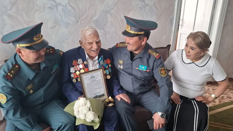 "Жениться не напасть": 99-летний ветеран из Семея не теряет оптимизма