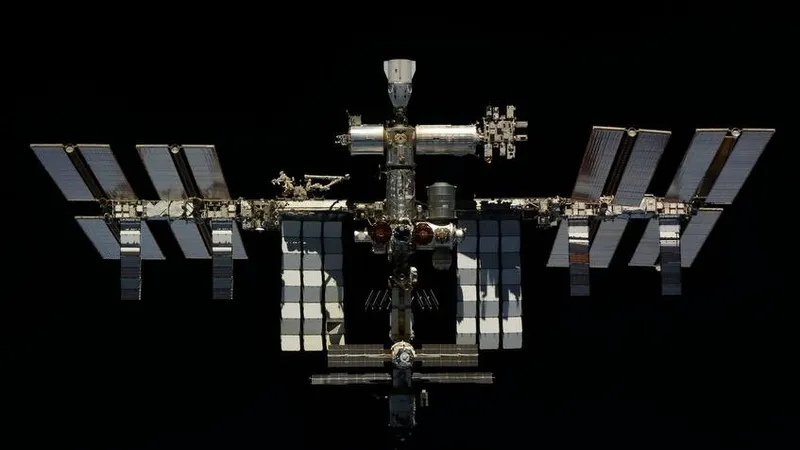 Орбиту МКС изменили из-за угрозы столкновения с космическим мусором