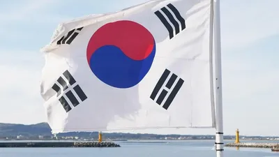 флаг, фото - Новости Zakon.kz от 01.05.2025 13:47