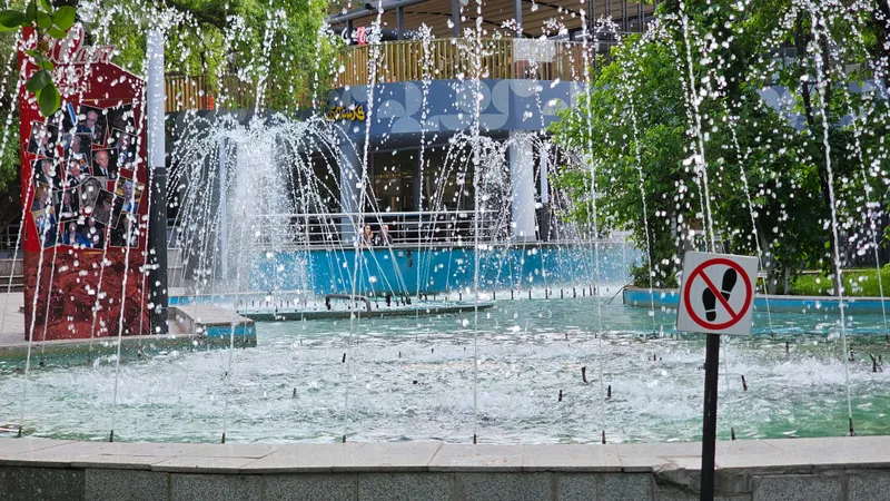 В Алматы стартовал сезон фонтанов – фоторепортаж