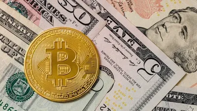 биткоин, доллары, фото - Новости Zakon.kz от 02.05.2025 21:01