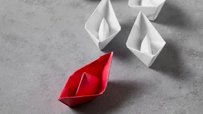 бумажные кораблики, фото - Новости Zakon.kz от 03.05.2025 00:01