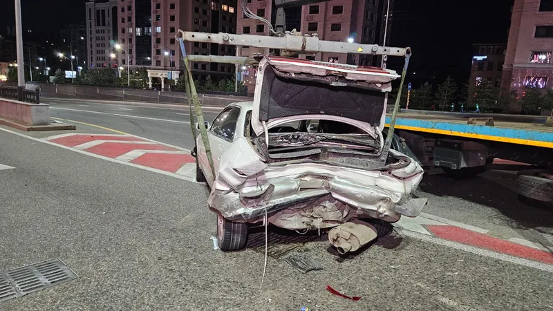 Ночная гонка привела к массовому ДТП в Алматы – очевидцы