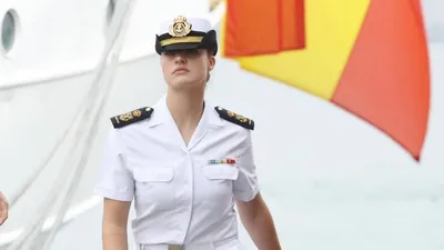 Королева Испании встретилась с дочерью Леонор, фото - Новости Zakon.kz от 05.05.2025 02:20