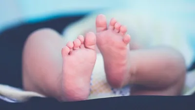 Новорожденную девочку нашли на улице в Мангистау , фото - Новости Zakon.kz от 07.05.2025 03:05