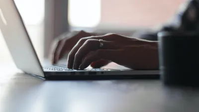 Об основных схемах мошенничеств предупредили полицейские Павлодарской области, фото - Новости Zakon.kz от 06.05.2025 09:26