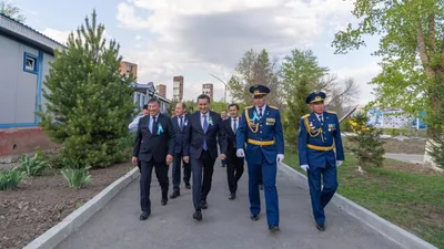 аким ВКО Нурымбет Сактаганов, Восточно-Казахстанская область, воинская часть, солдаты, армия, День Победы, фото - Новости Zakon.kz от 06.05.2025 09:33