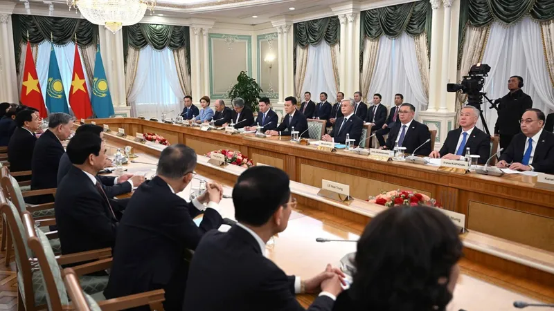 О чем говорили Токаев и генсек ЦК Компартии Вьетнама