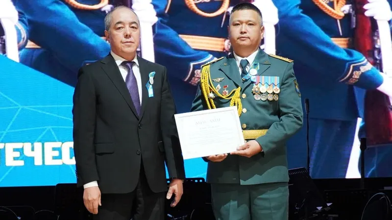 Нариман Турегалиев поздравил жителей ЗКО с Днем защитника Отечества