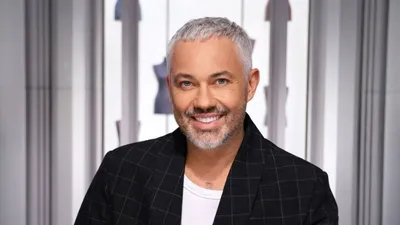 Александр Рогов дал совет, какую куртку модно носить в межсезонье, фото - Новости Zakon.kz от 07.05.2025 00:15